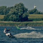 Kitesurfer im Wasser