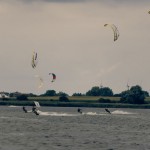 Viele Kitesurfer