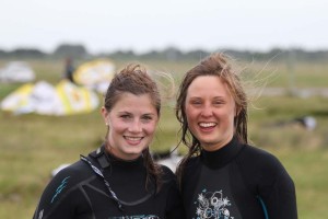 Zwei nette Frauen erzählen uns, warum sie so gerne kitesurfen