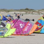 Kites von Cabrinha warten auf ihren Einsatz